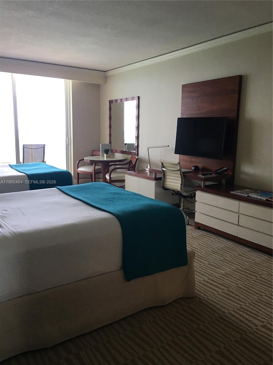 TRUMP INTERNATIONAL SONES - Residential