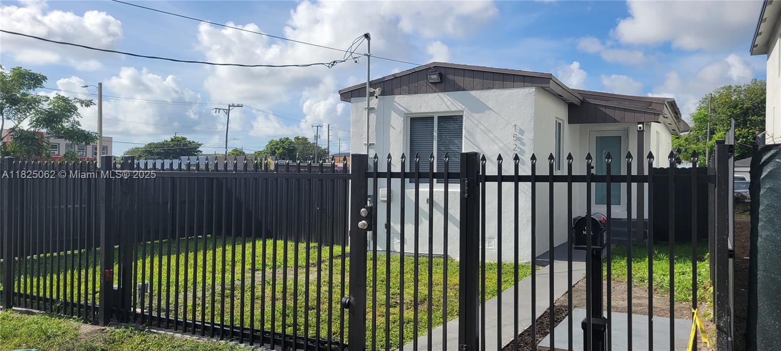 1520 NW 69th St
