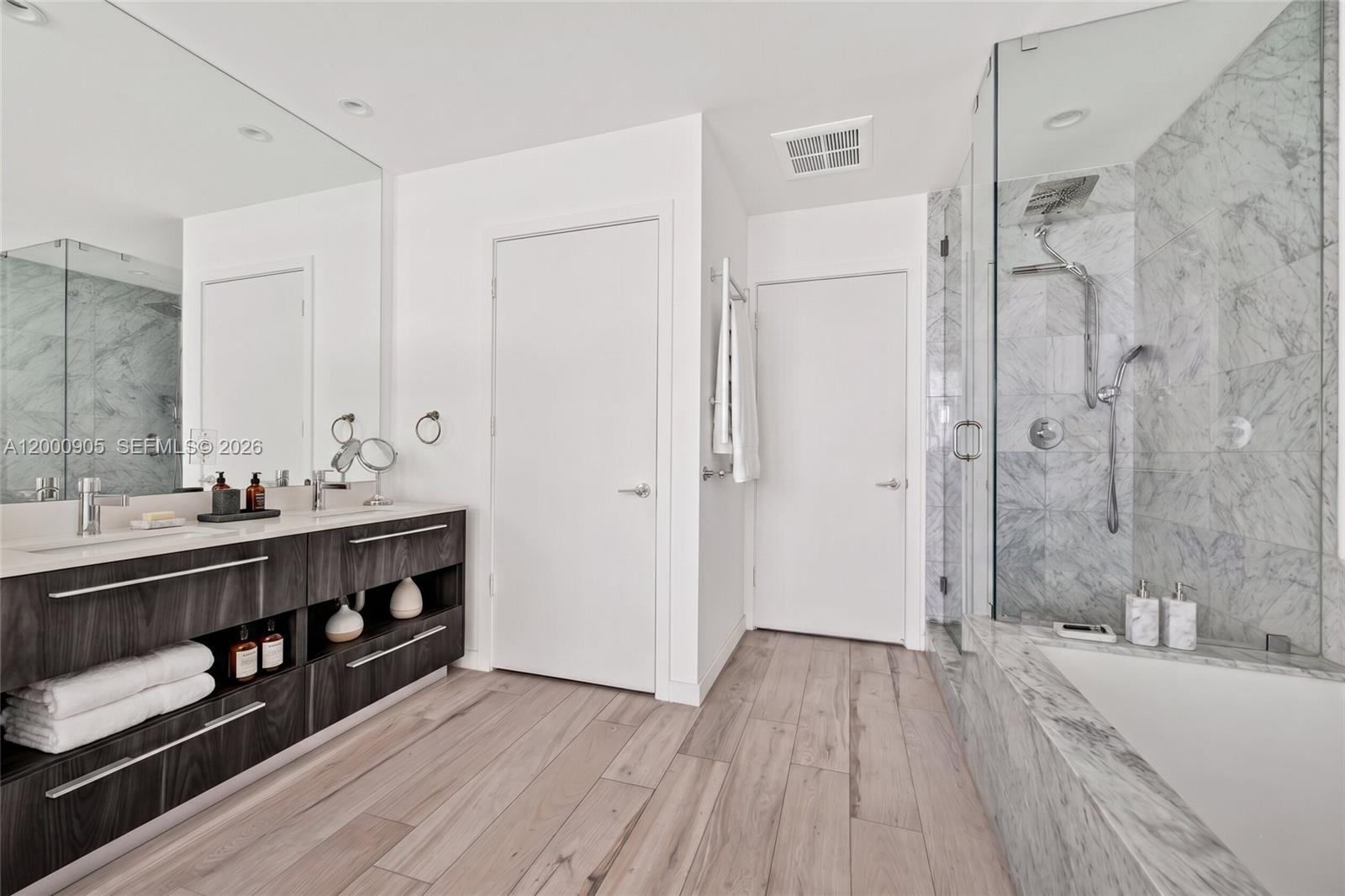 GRAN PARAISO CONDO - Residential