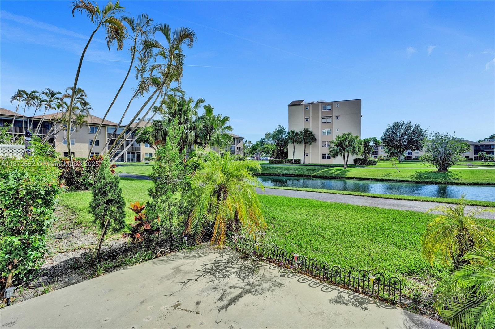 CASCADES OF LAUDERHILL - Residential