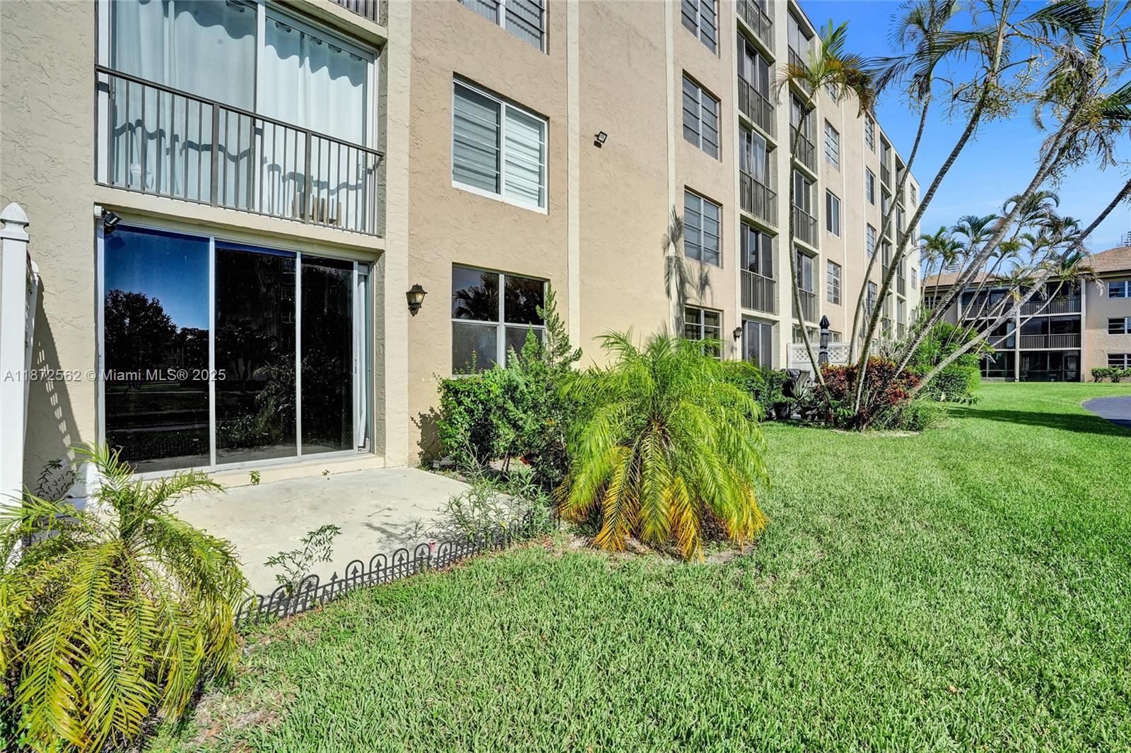 CASCADES OF LAUDERHILL - Residential