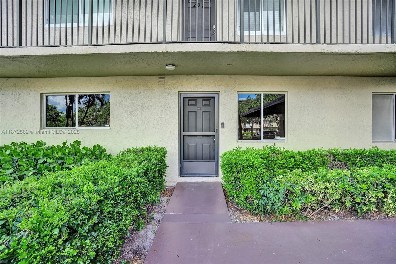 CASCADES OF LAUDERHILL - Residential