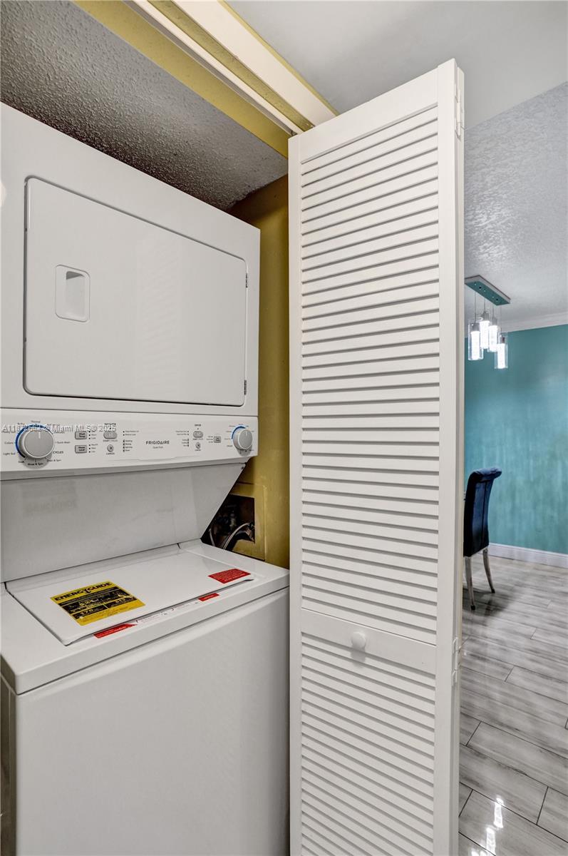 CASCADES OF LAUDERHILL - Residential