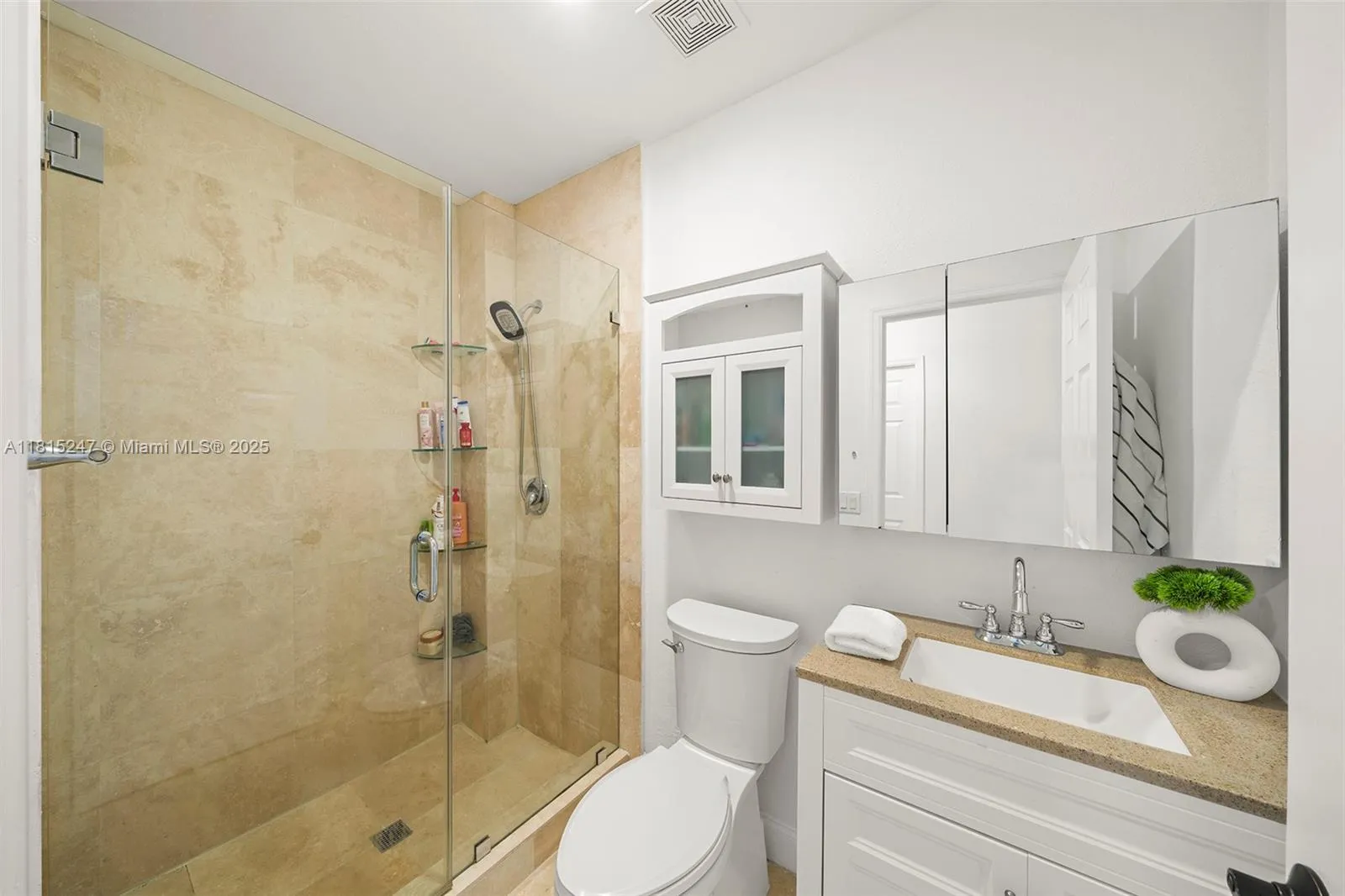 Coral Gables, Florida 33134, United States, 4 Bedrooms Bedrooms, ,4 BathroomsBathrooms,Residential,Active,144779