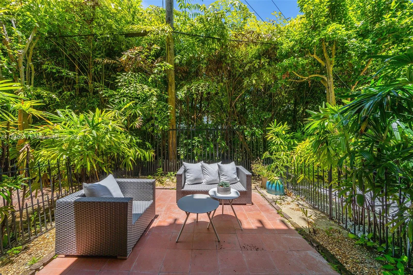 Coral Gables, Florida 33134, United States, 4 Bedrooms Bedrooms, ,4 BathroomsBathrooms,Residential,Active,144779