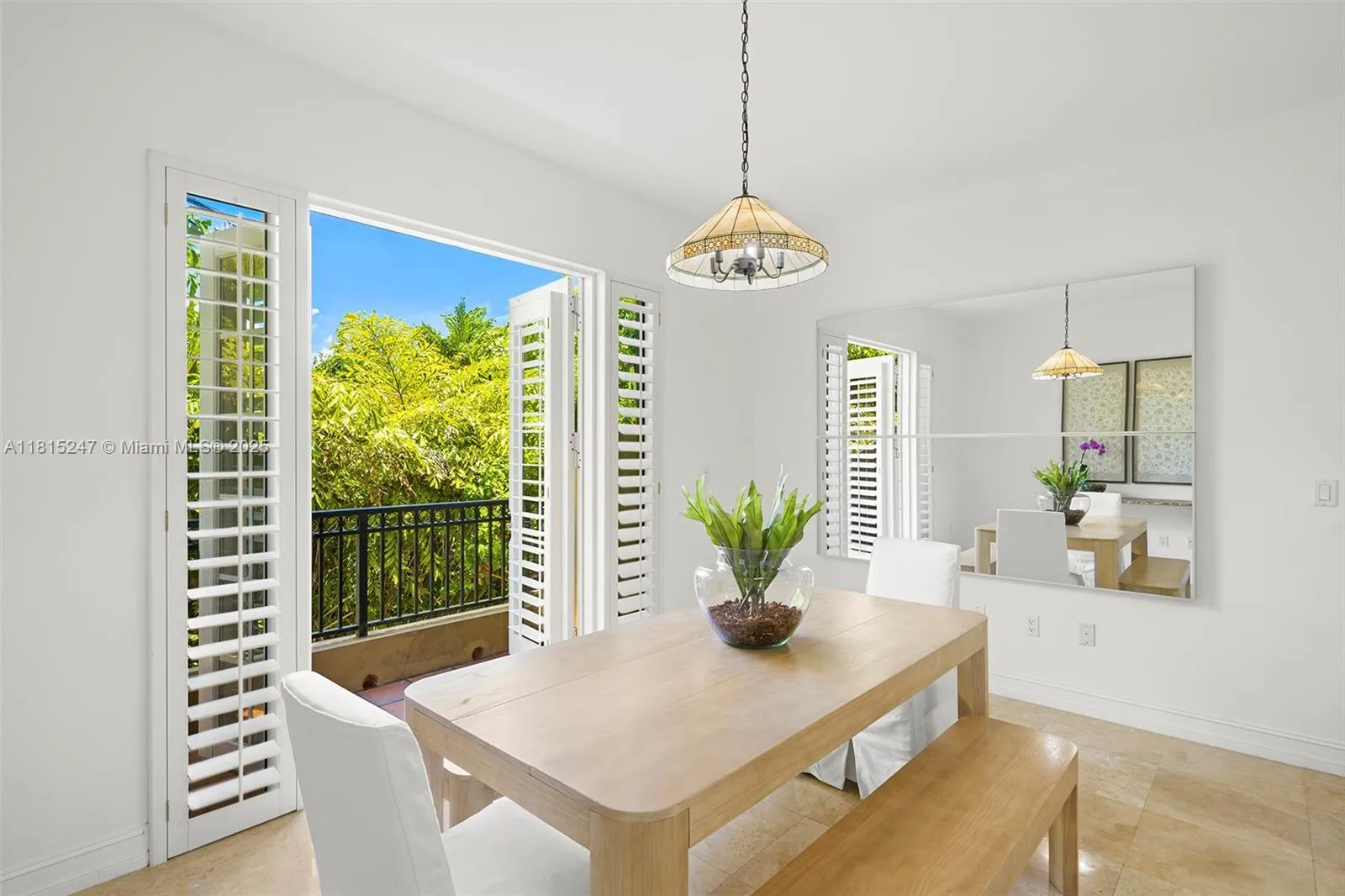 Coral Gables, Florida 33134, United States, 4 Bedrooms Bedrooms, ,4 BathroomsBathrooms,Residential,Active,144779