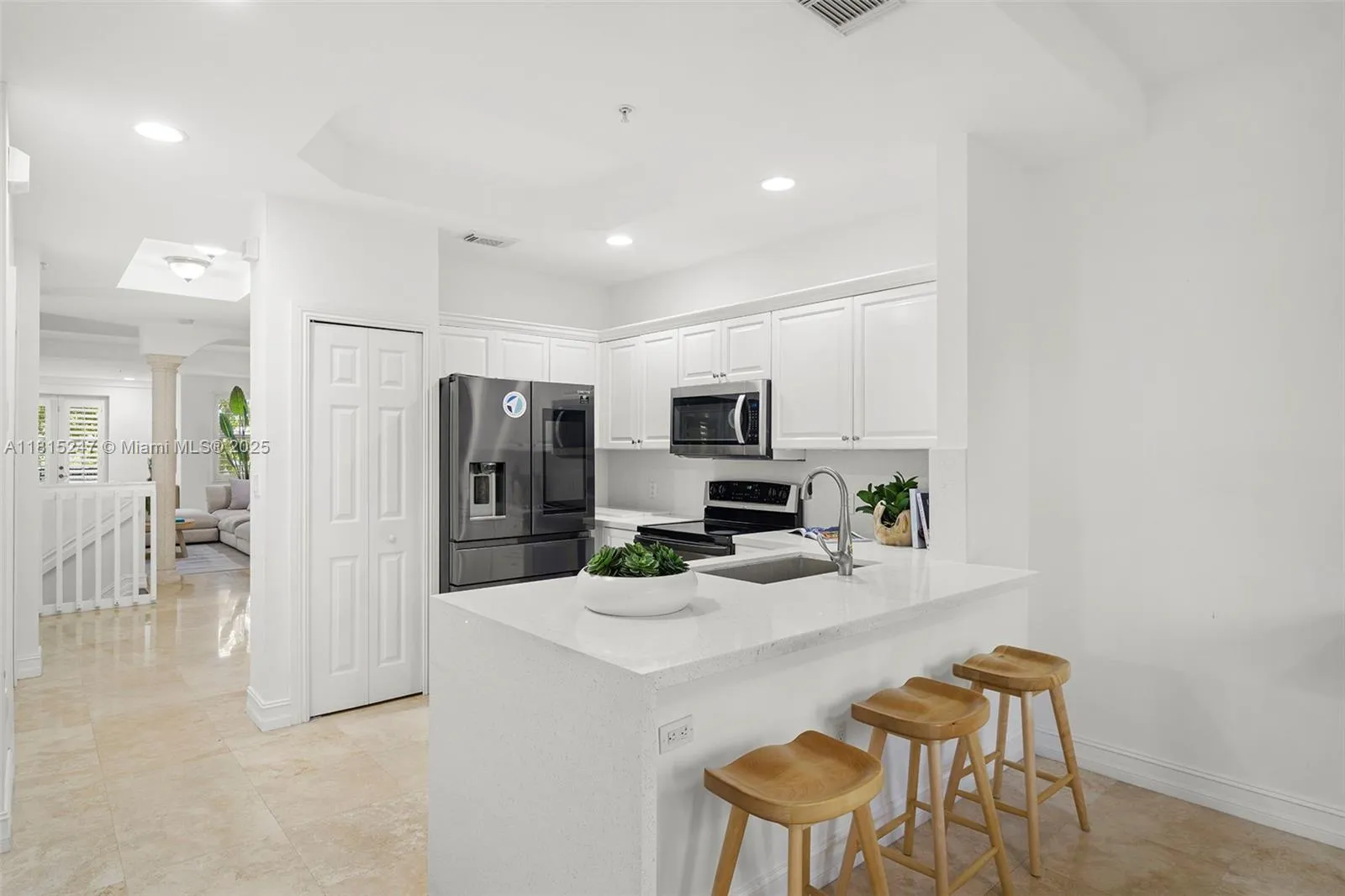 Coral Gables, Florida 33134, United States, 4 Bedrooms Bedrooms, ,4 BathroomsBathrooms,Residential,Active,144779