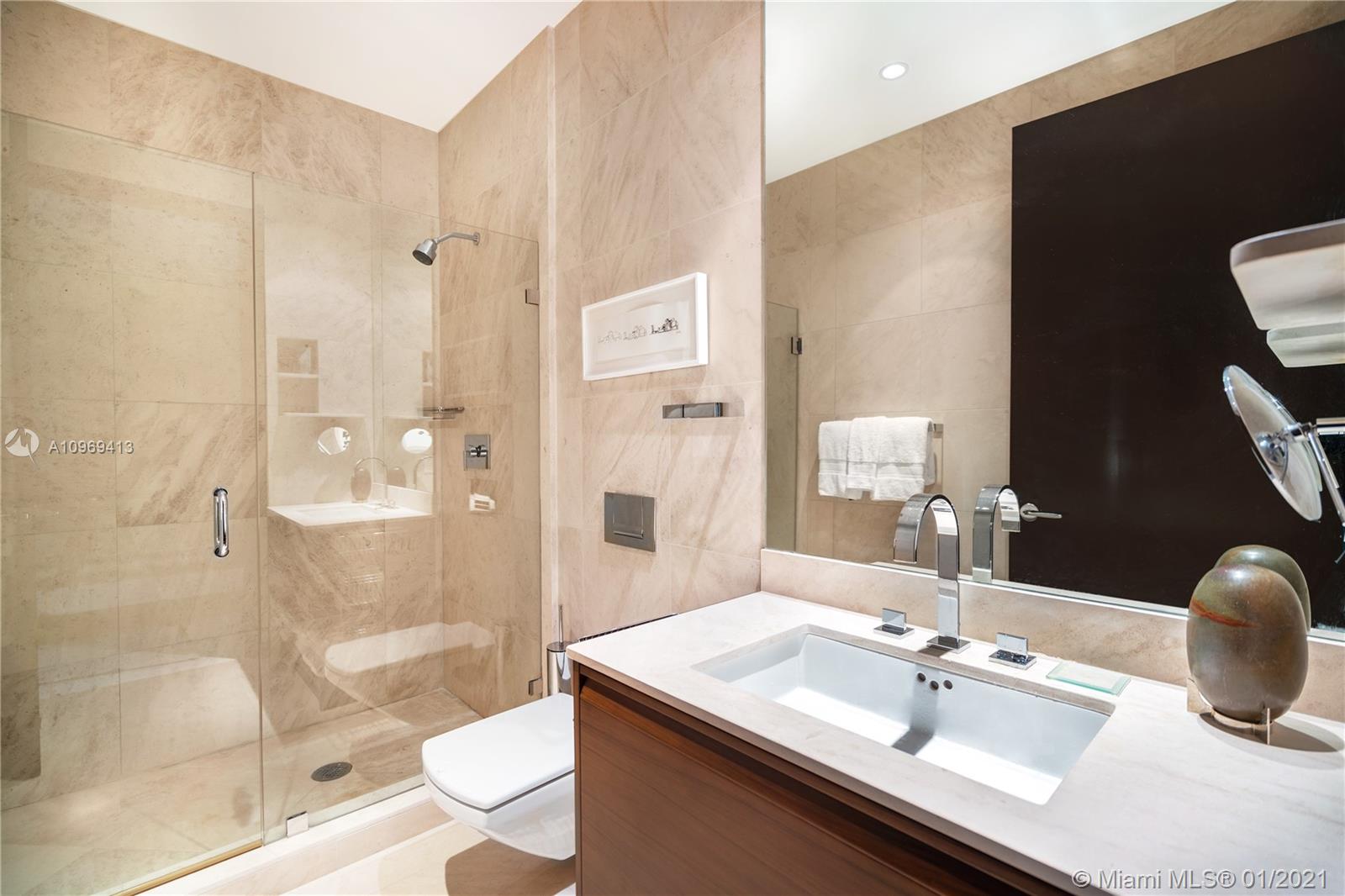 APOGEE CONDO - Residential