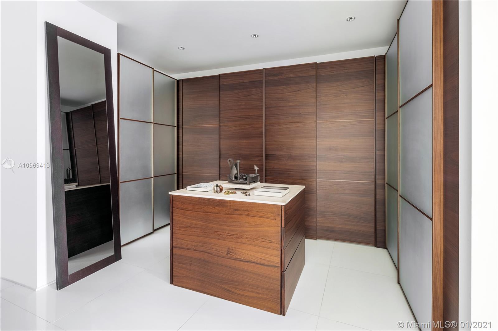 APOGEE CONDO - Residential