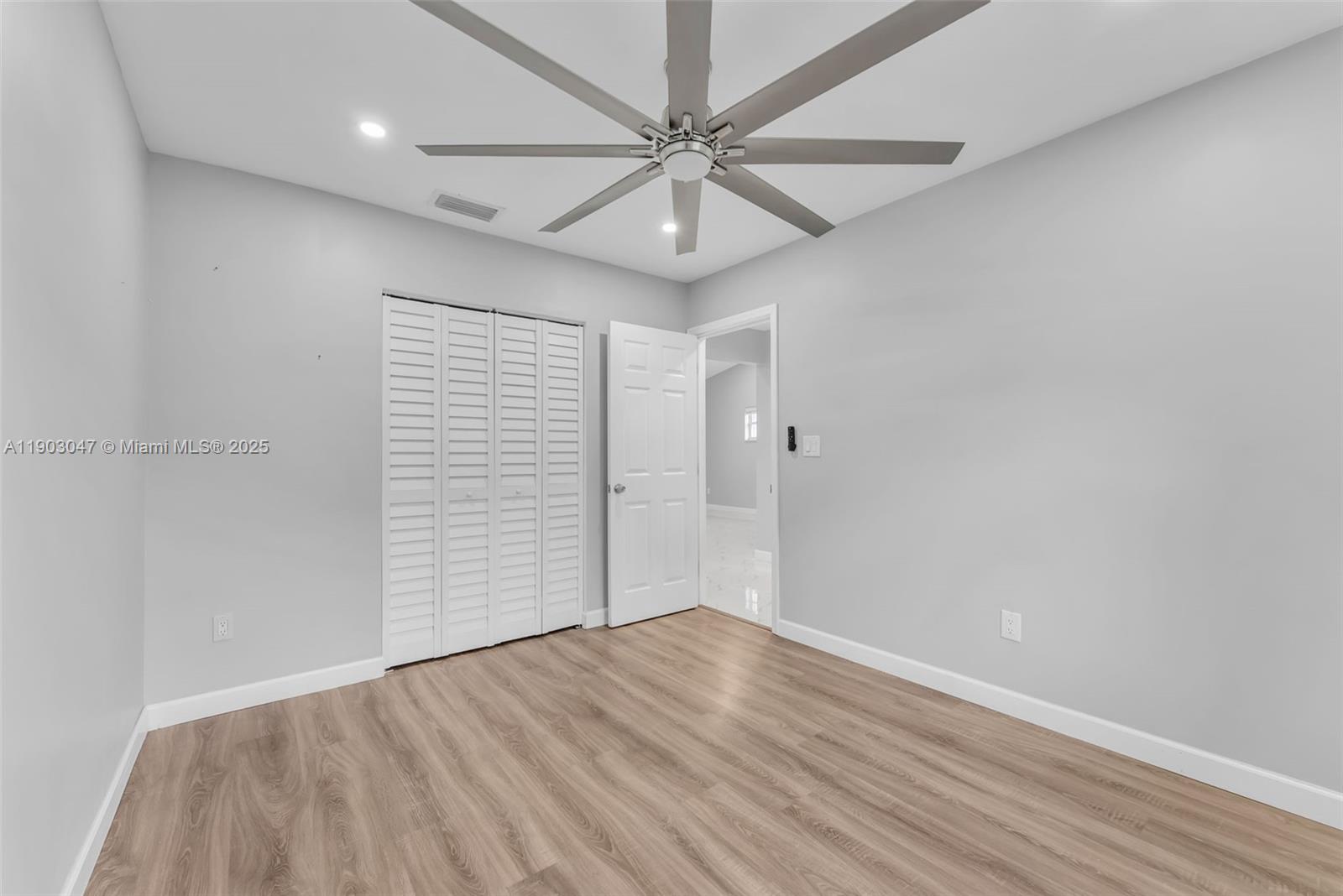 FIRST IMPRESSIONS II - Residential