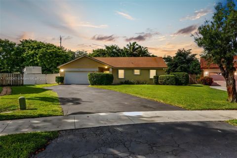 5743 SW 57th Way Davie FL 33314