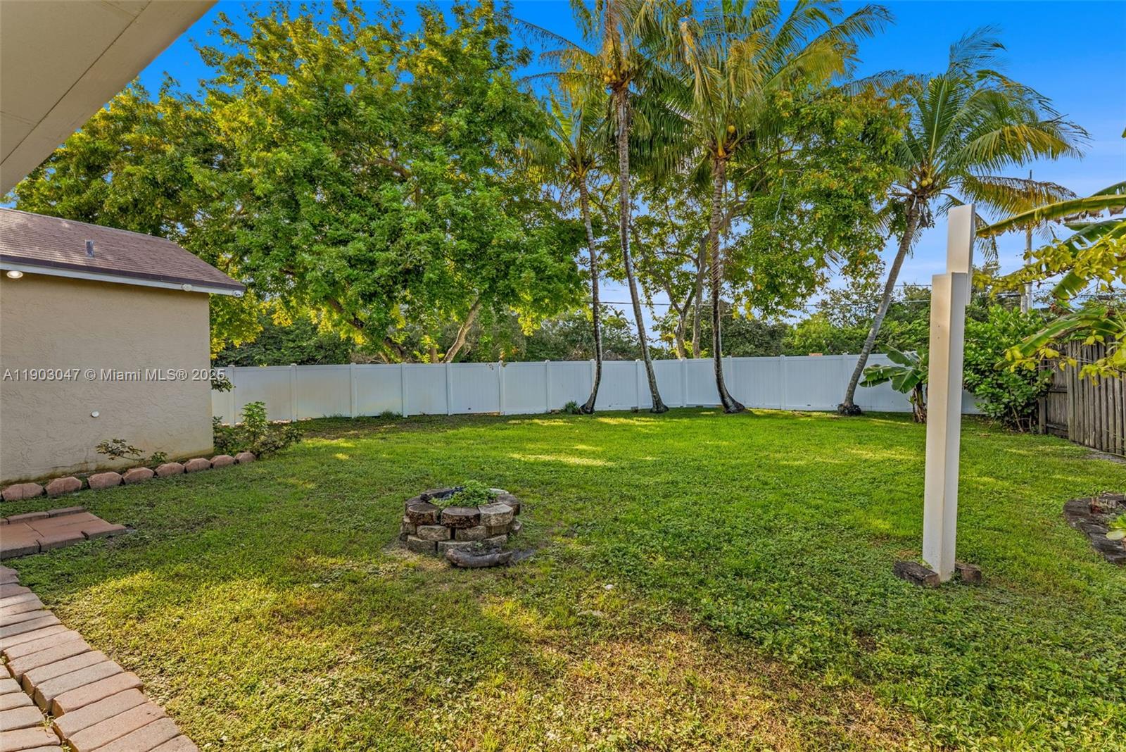 FIRST IMPRESSIONS II - Residential