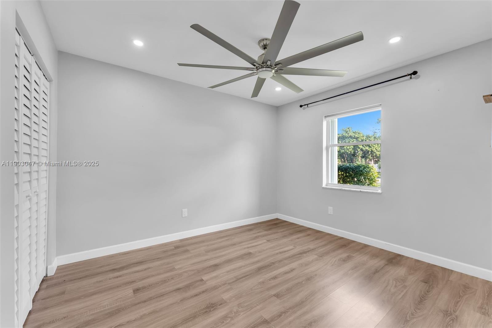 FIRST IMPRESSIONS II - Residential