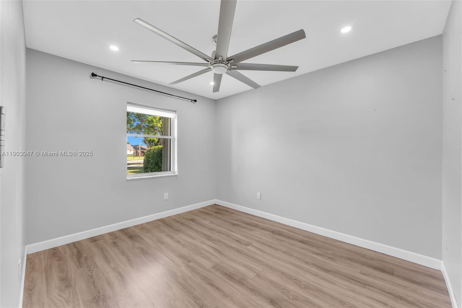 FIRST IMPRESSIONS II - Residential