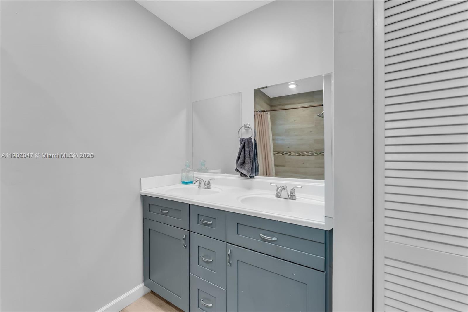 FIRST IMPRESSIONS II - Residential