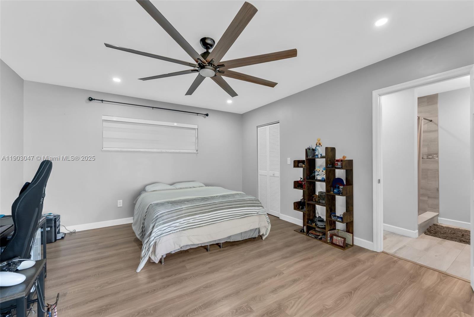 FIRST IMPRESSIONS II - Residential