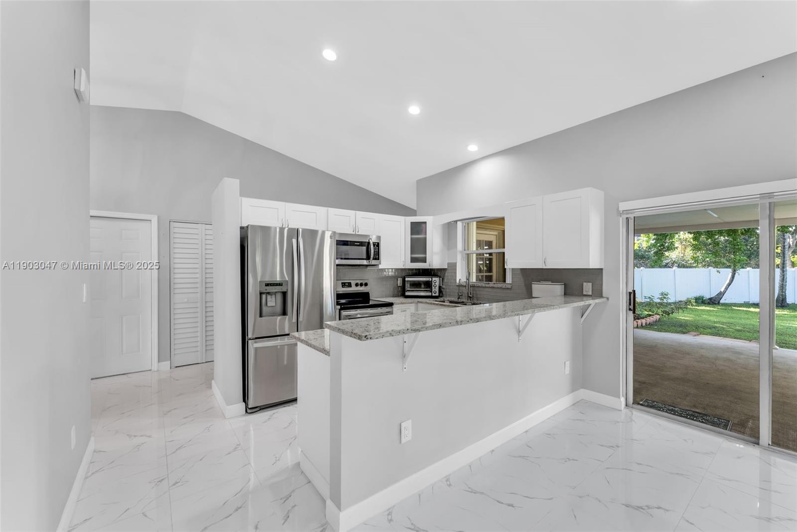 FIRST IMPRESSIONS II - Residential