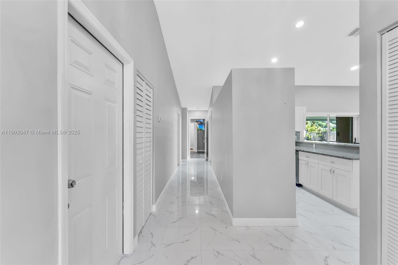 FIRST IMPRESSIONS II - Residential