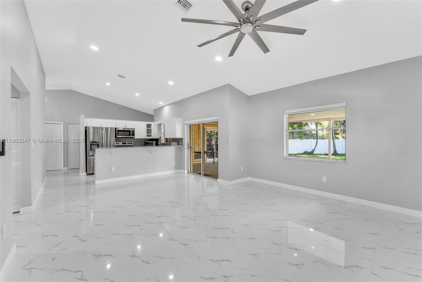 FIRST IMPRESSIONS II - Residential