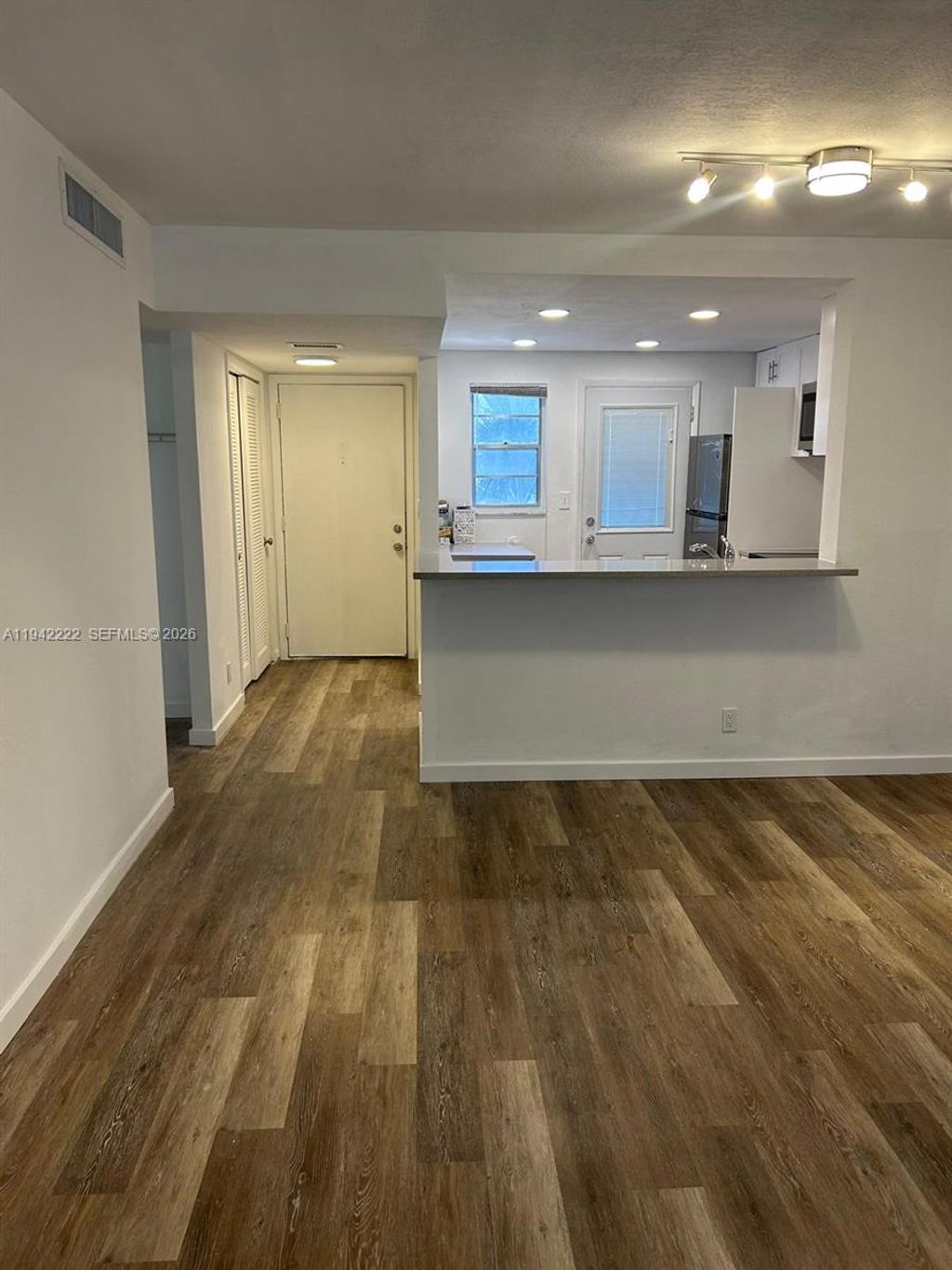 Photo of 500 NE 12th Ave #304, Hallandale Beach, FL 33009 (MLS # A11942222)