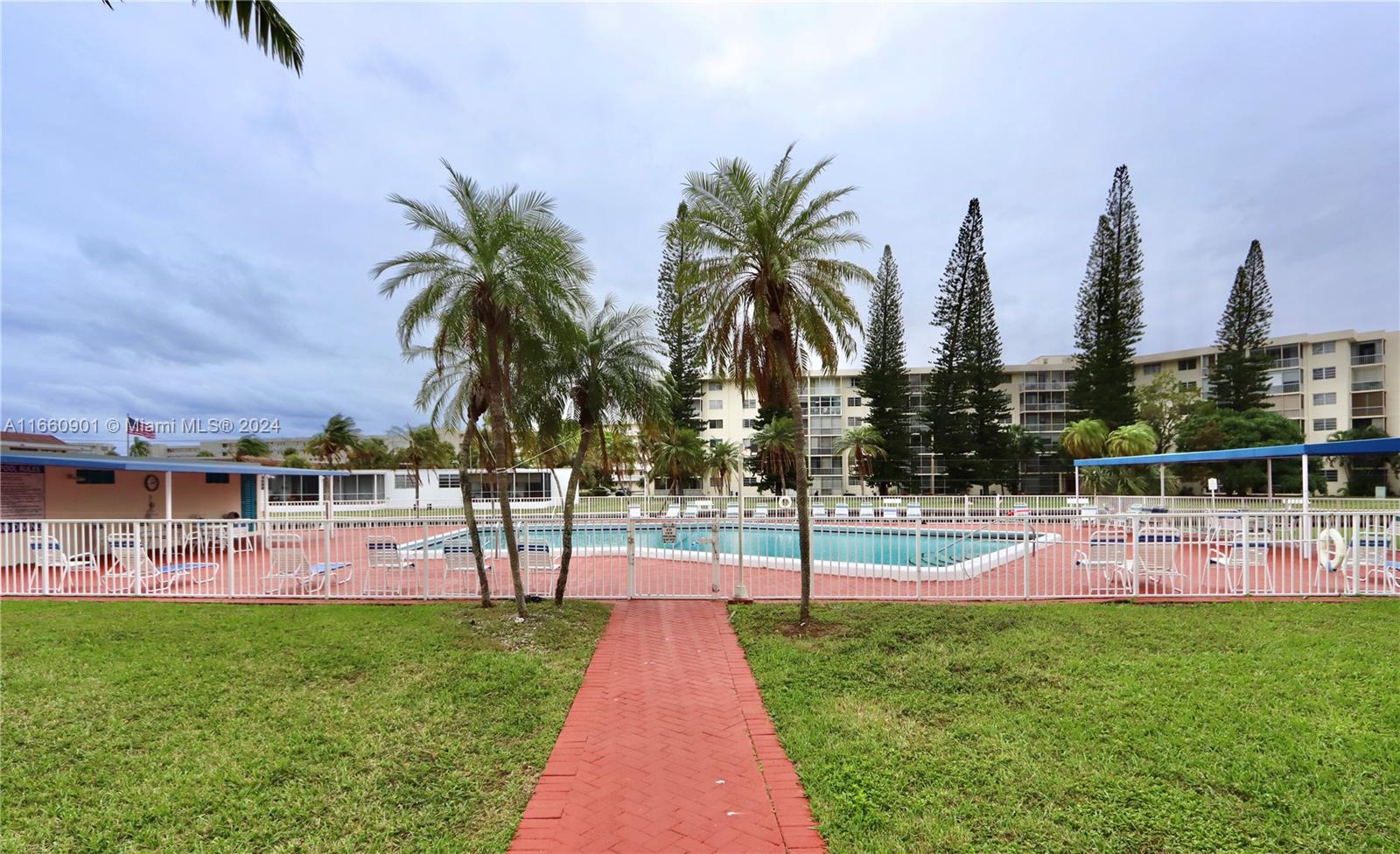 POINT EAST SEC II CONDO - Residential