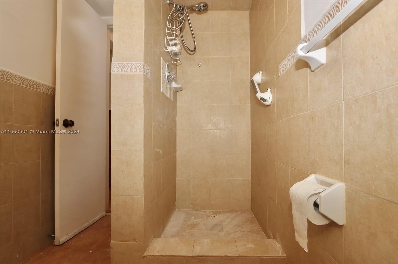 POINT EAST SEC II CONDO - Residential