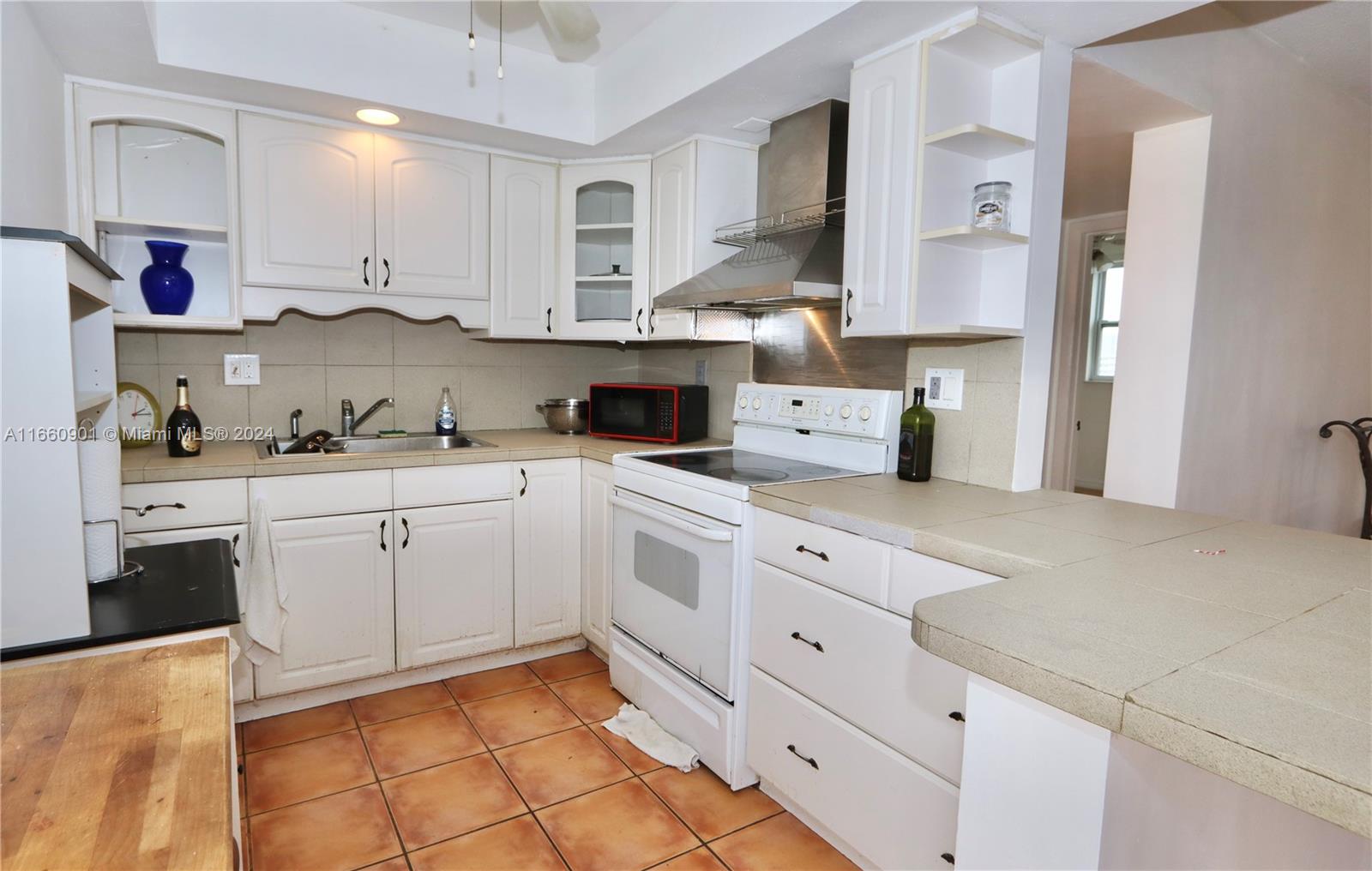 POINT EAST SEC II CONDO - Residential
