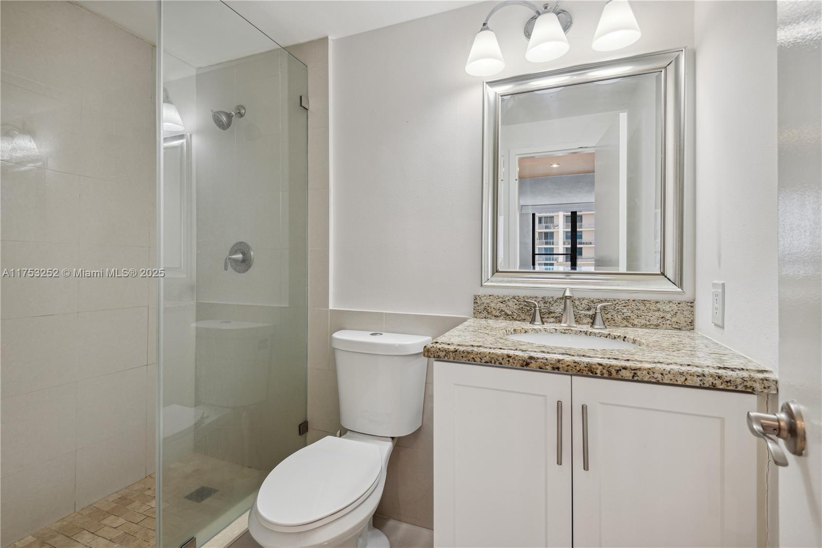 ALEXANDER TOWERS - Residential Lease