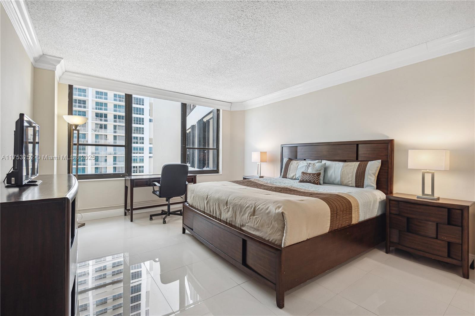 ALEXANDER TOWERS - Residential Lease