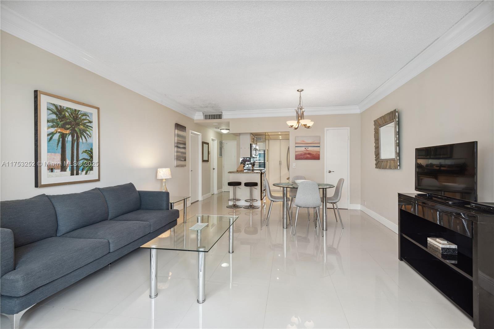 ALEXANDER TOWERS - Residential Lease