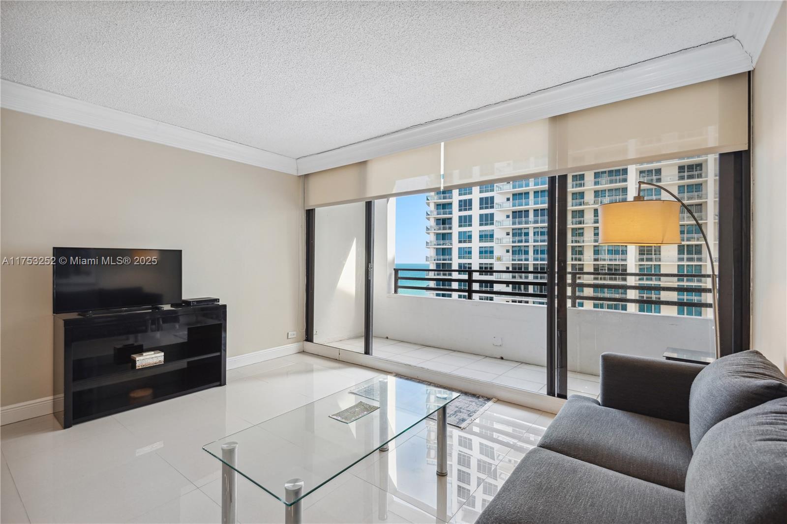 ALEXANDER TOWERS - Residential Lease