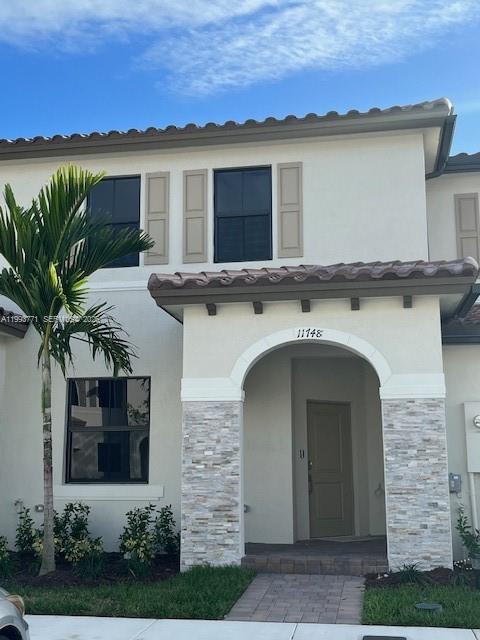 SILVER PALM RESIDENTIAL H - Residential Lease