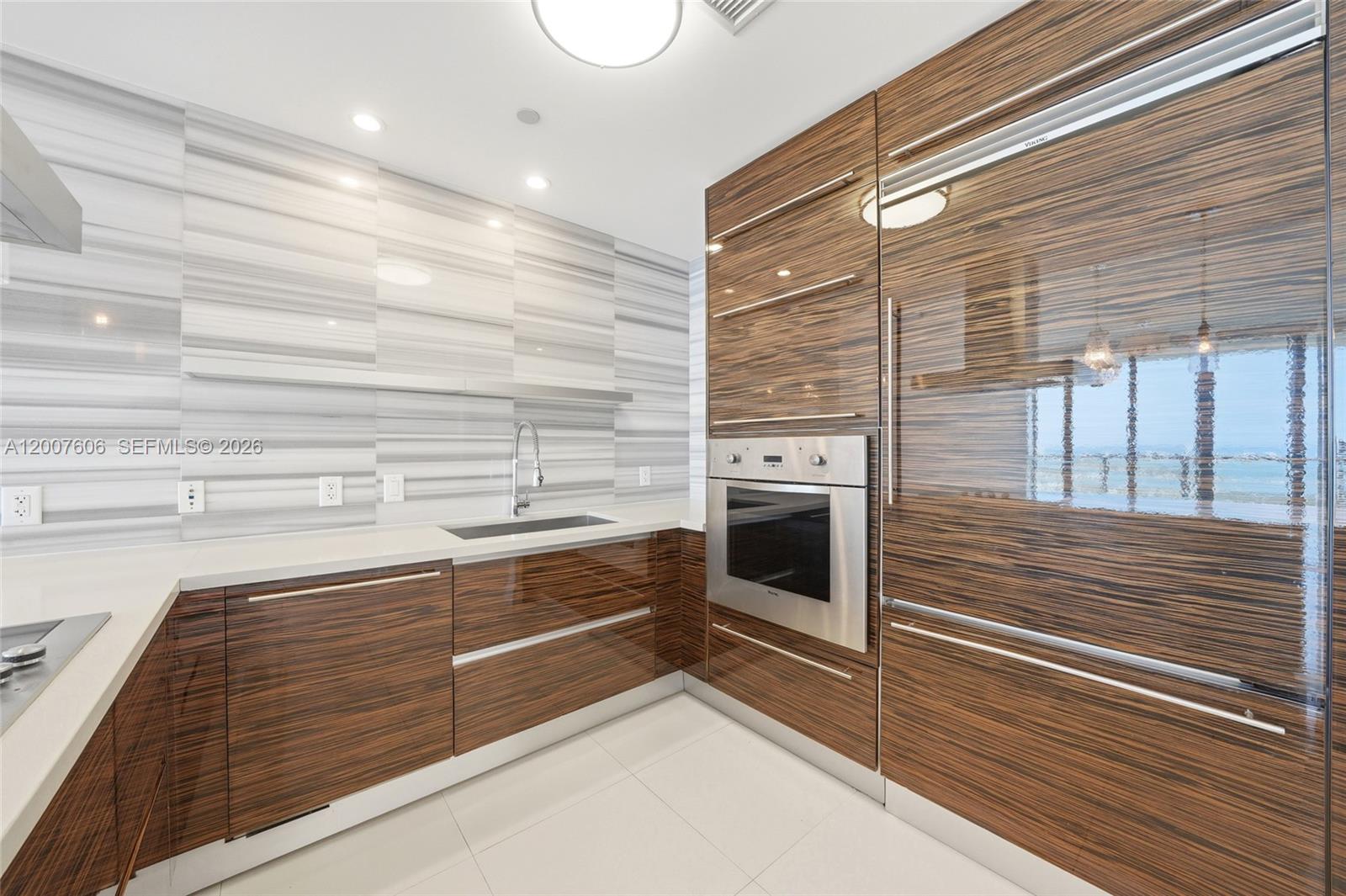 MARQUIS CONDO - Residential