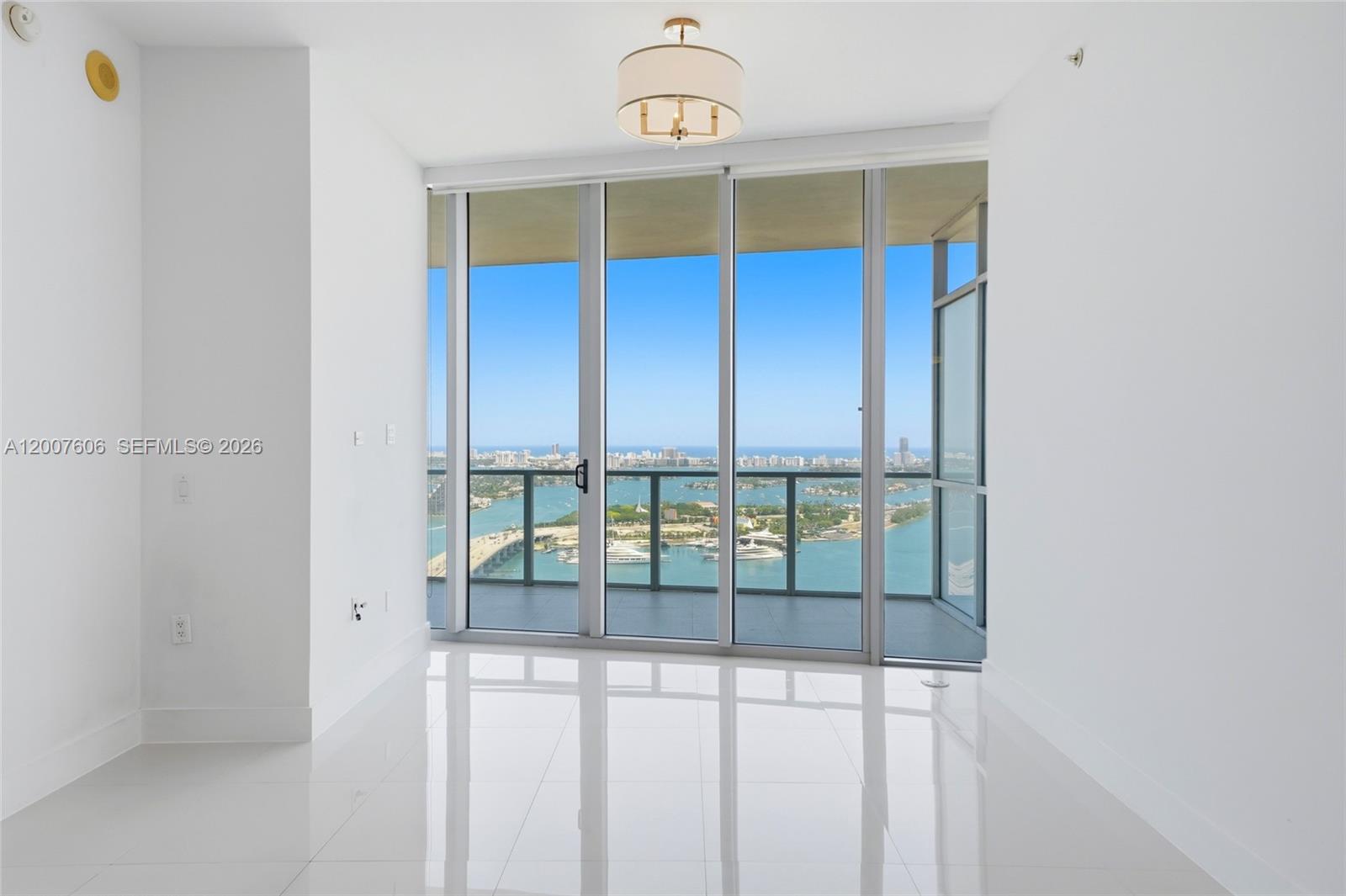 MARQUIS CONDO - Residential