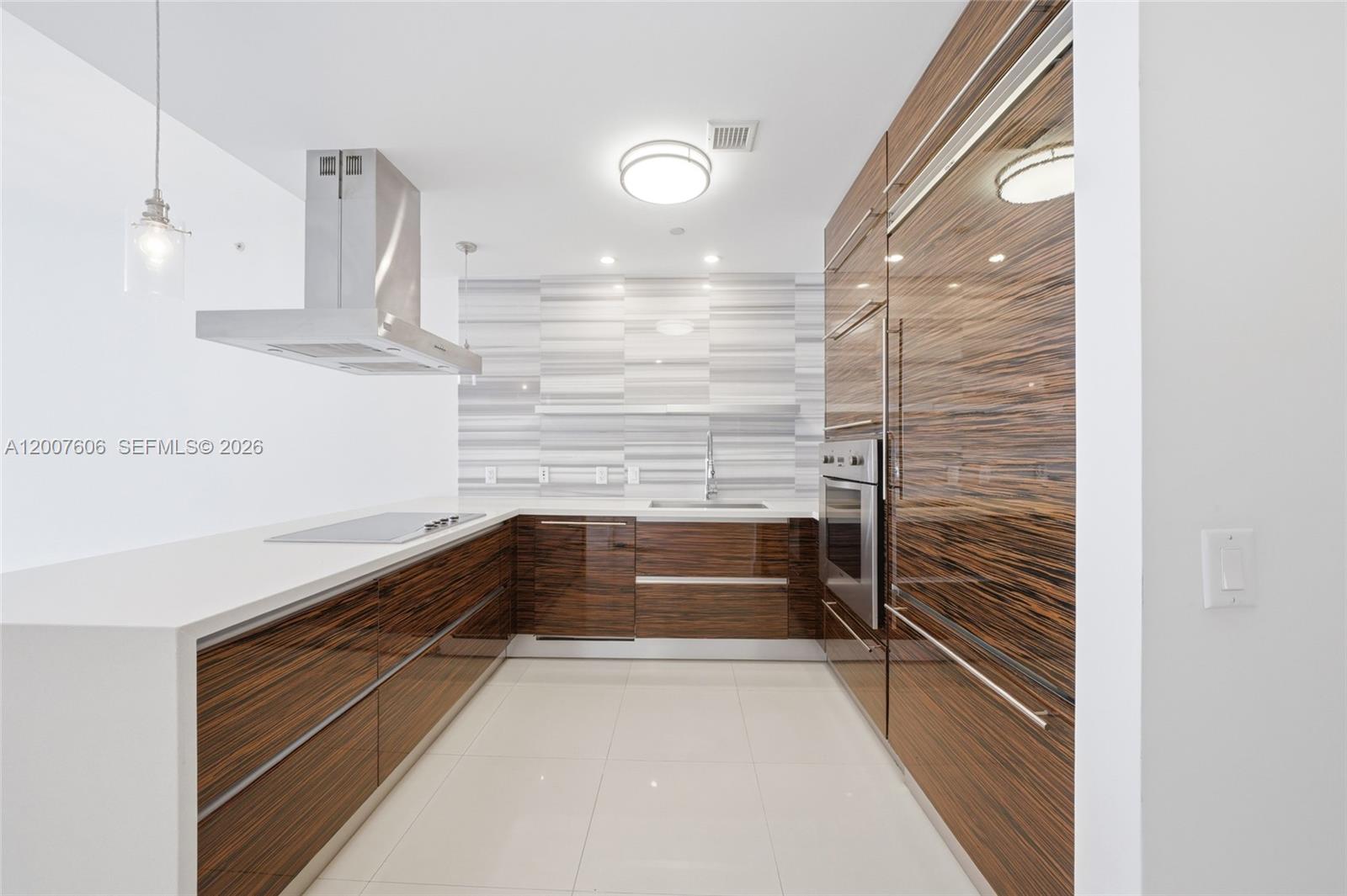MARQUIS CONDO - Residential