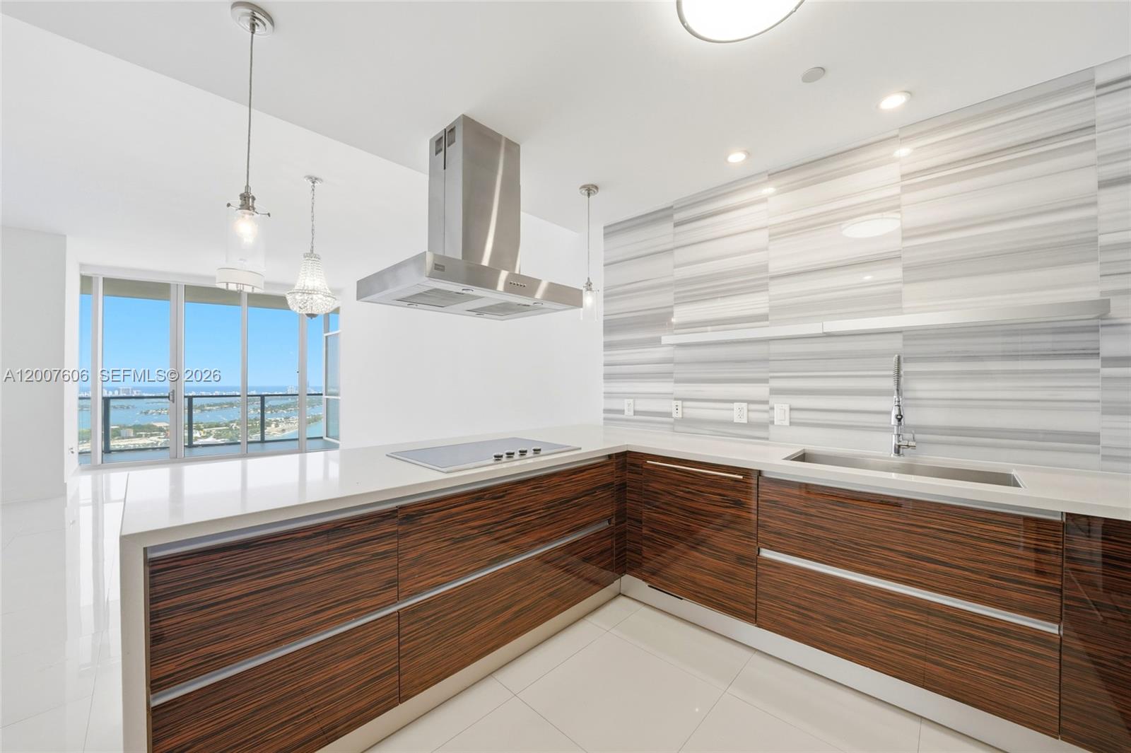 MARQUIS CONDO - Residential