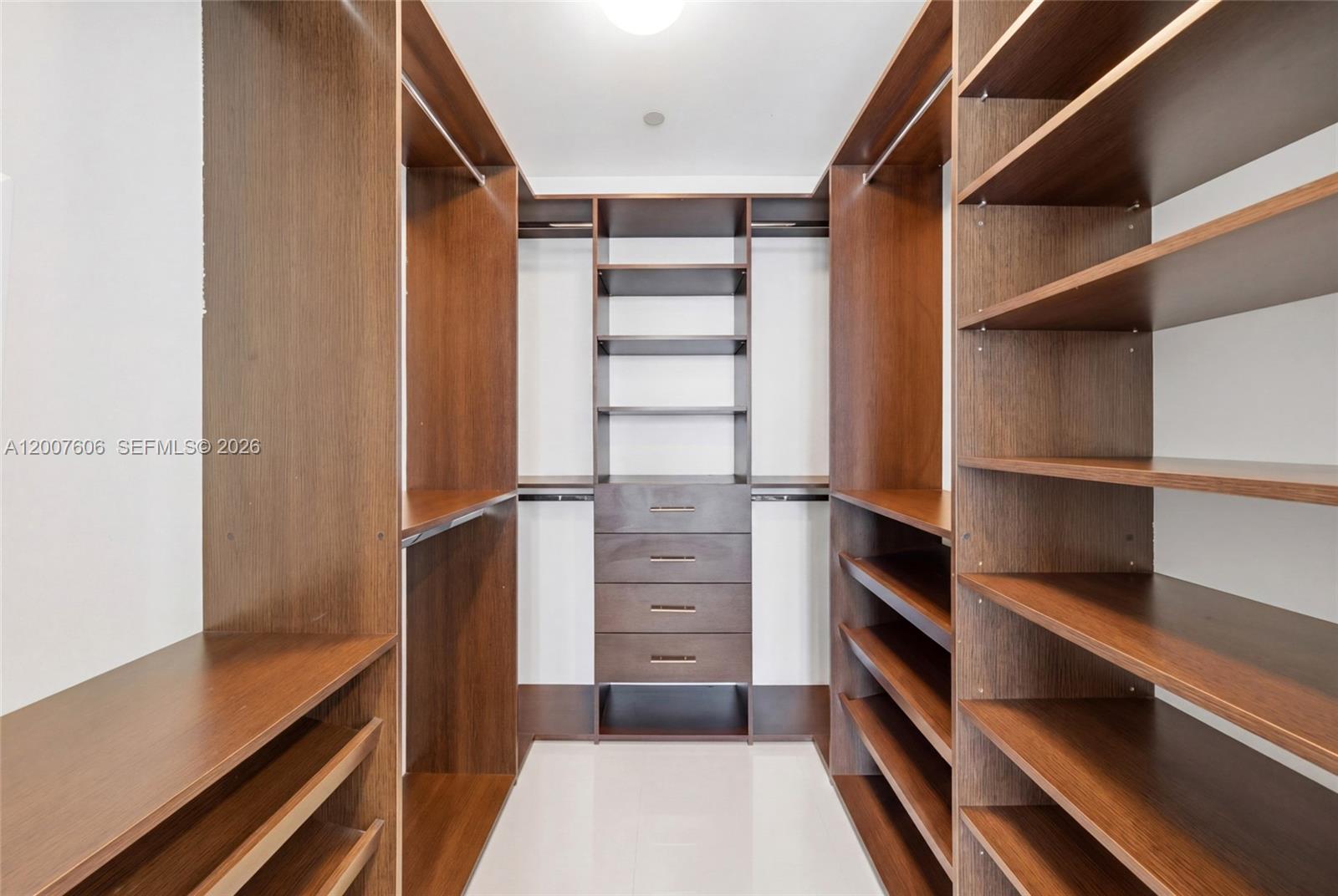 MARQUIS CONDO - Residential