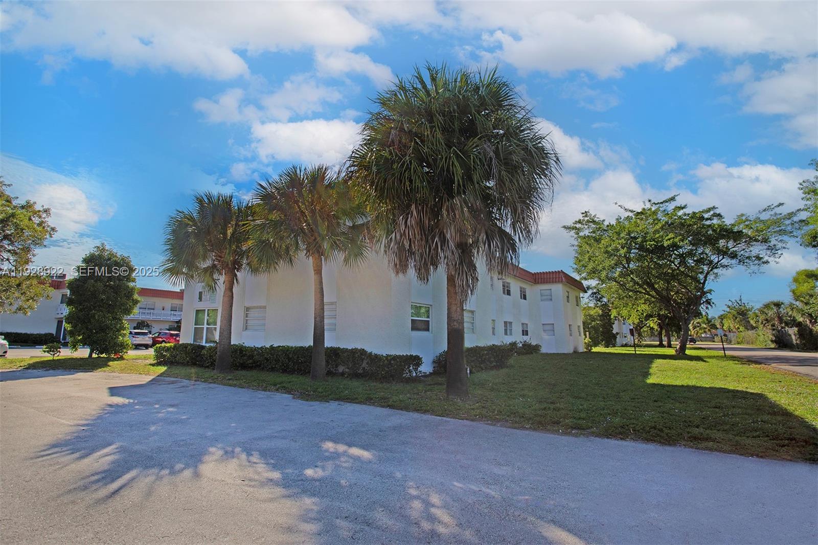 DEERFIELD PALMS CONDO - Residential