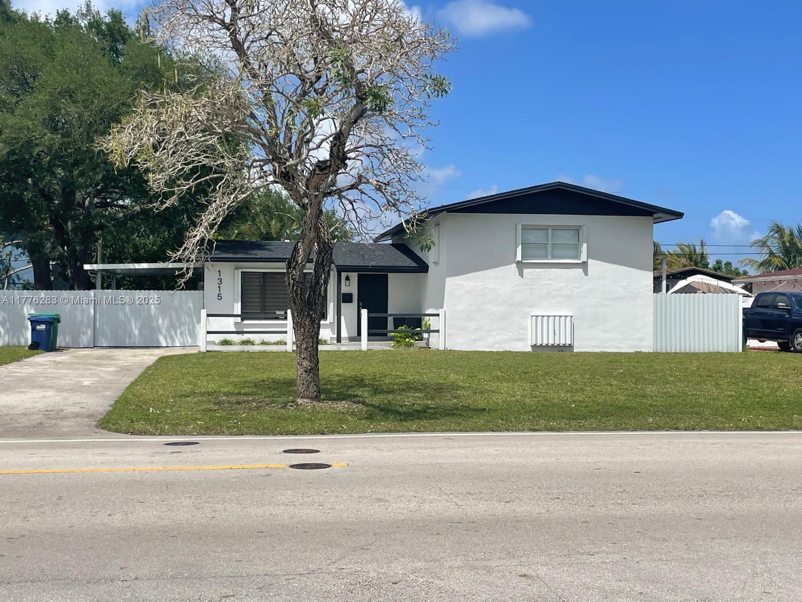 Rental Property at 1315 Ne 199th St, Miami, Broward County, Florida - Bedrooms: 3 
Bathrooms: 2  - $5,500 MO.
