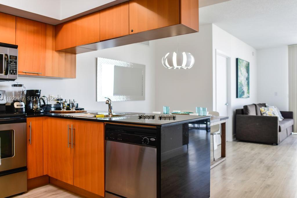 1750 N Bayshore Dr 4814