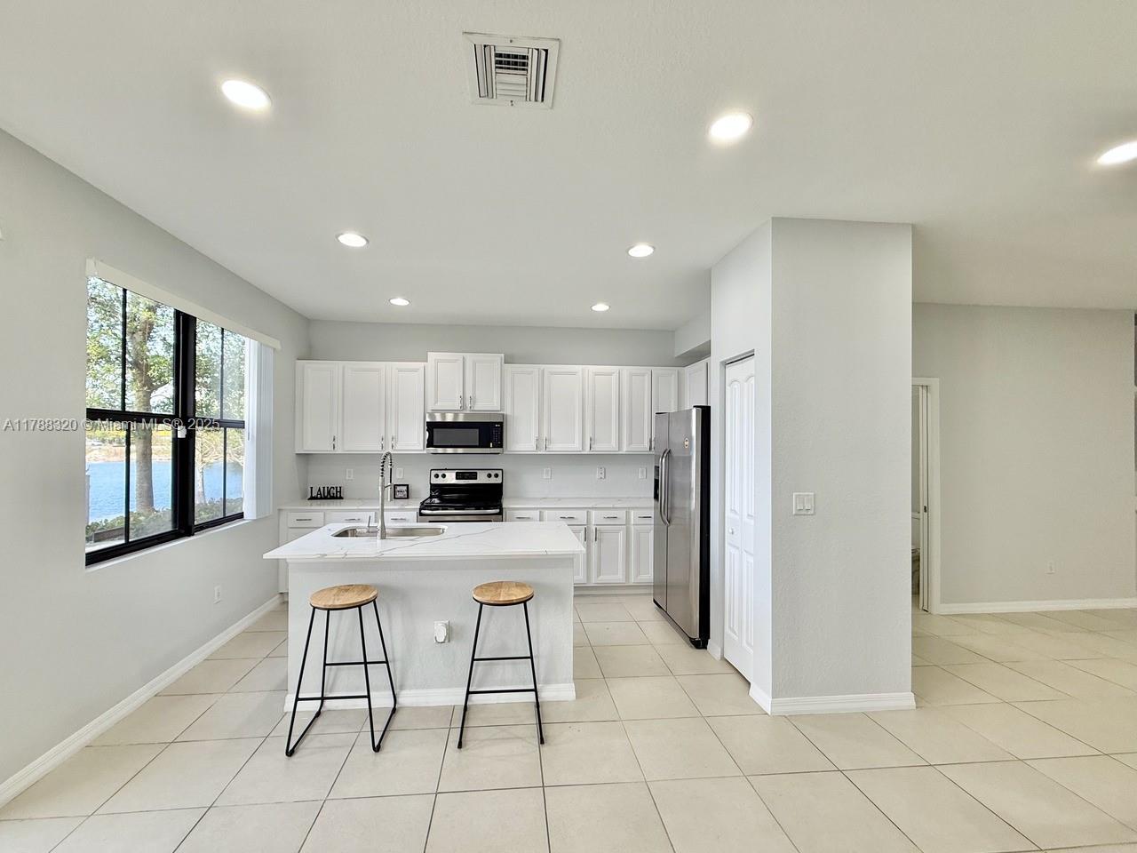 1047 NW 33rd Mnr