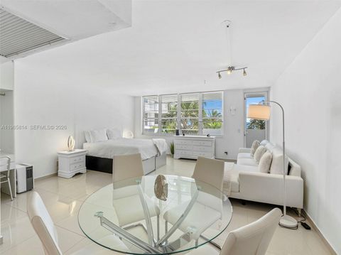 100 Lincoln Rd 417 Miami Beach FL 33139