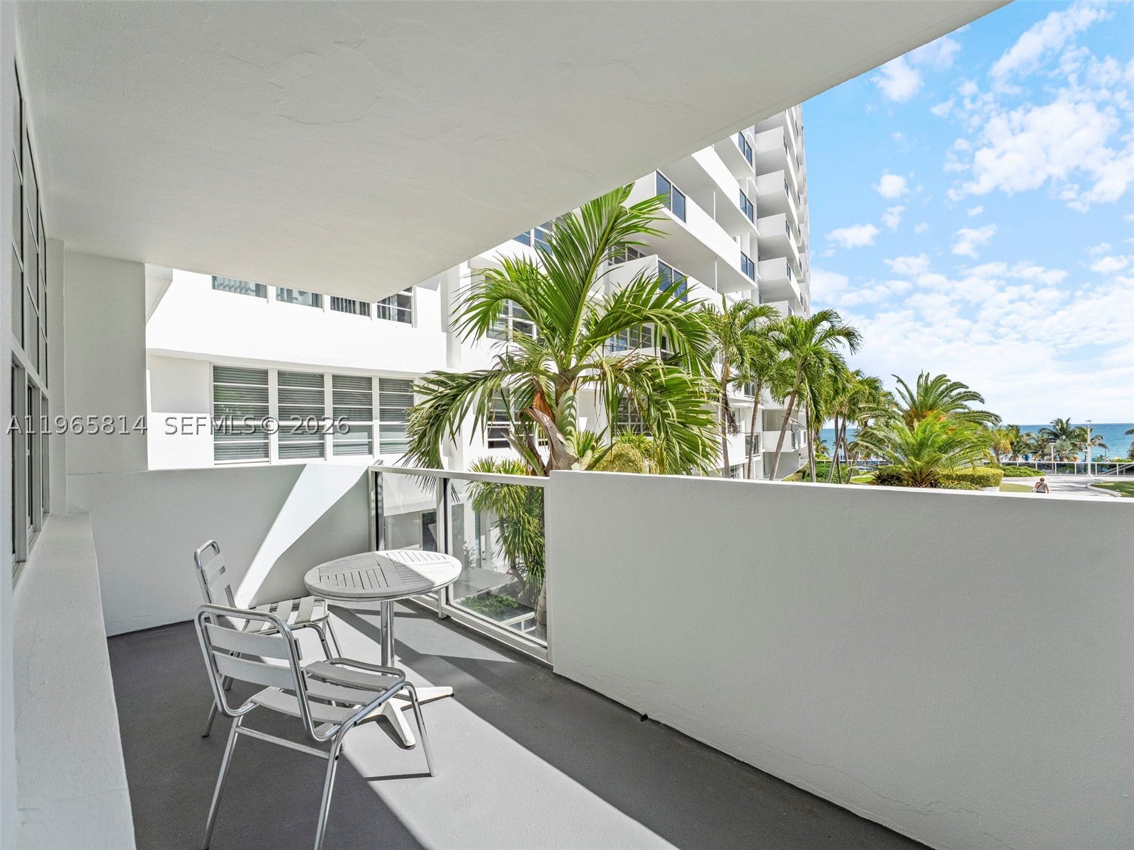 100 Lincoln Rd 417