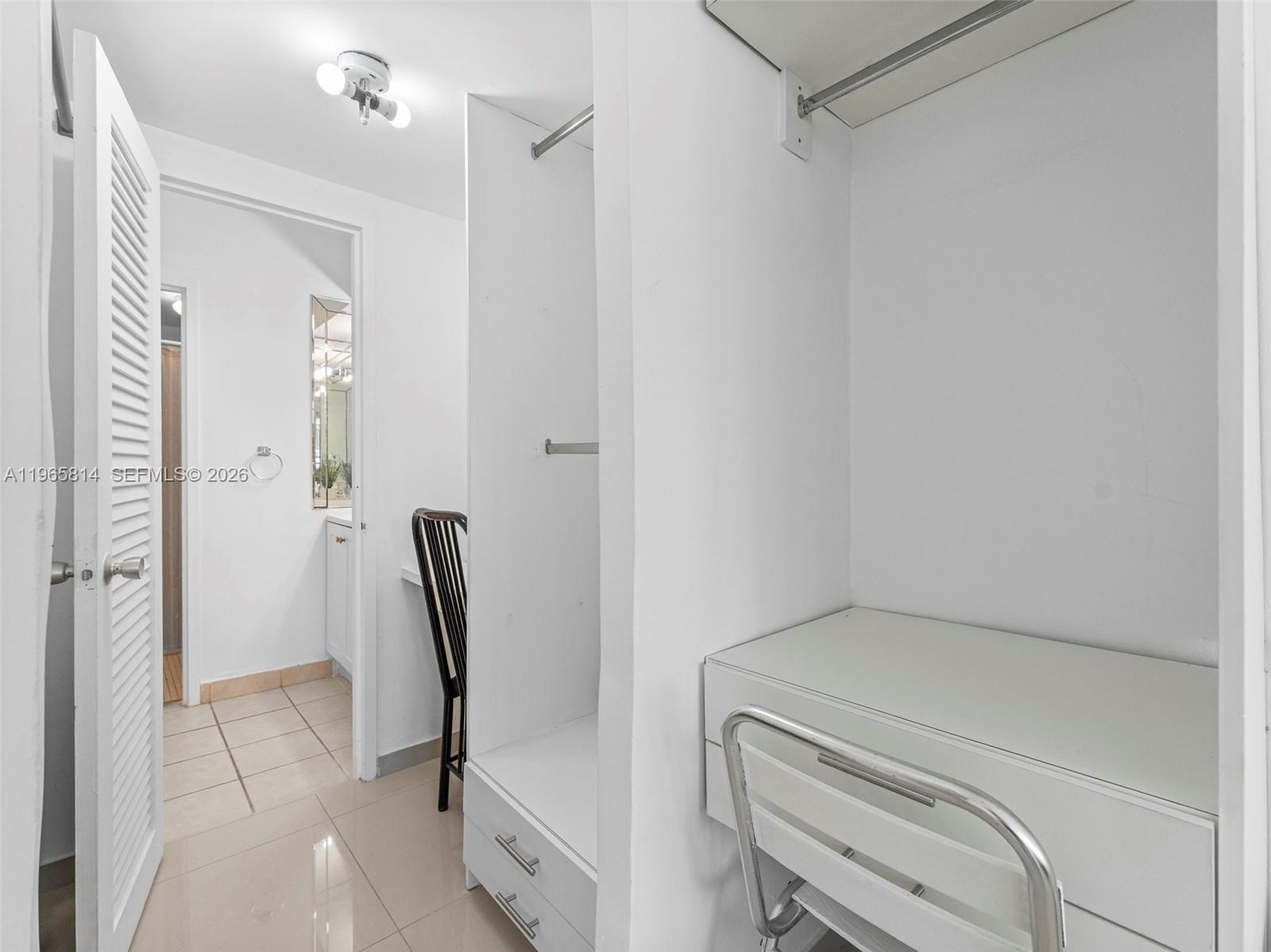 THE DECOPLAGE CONDO - Residential