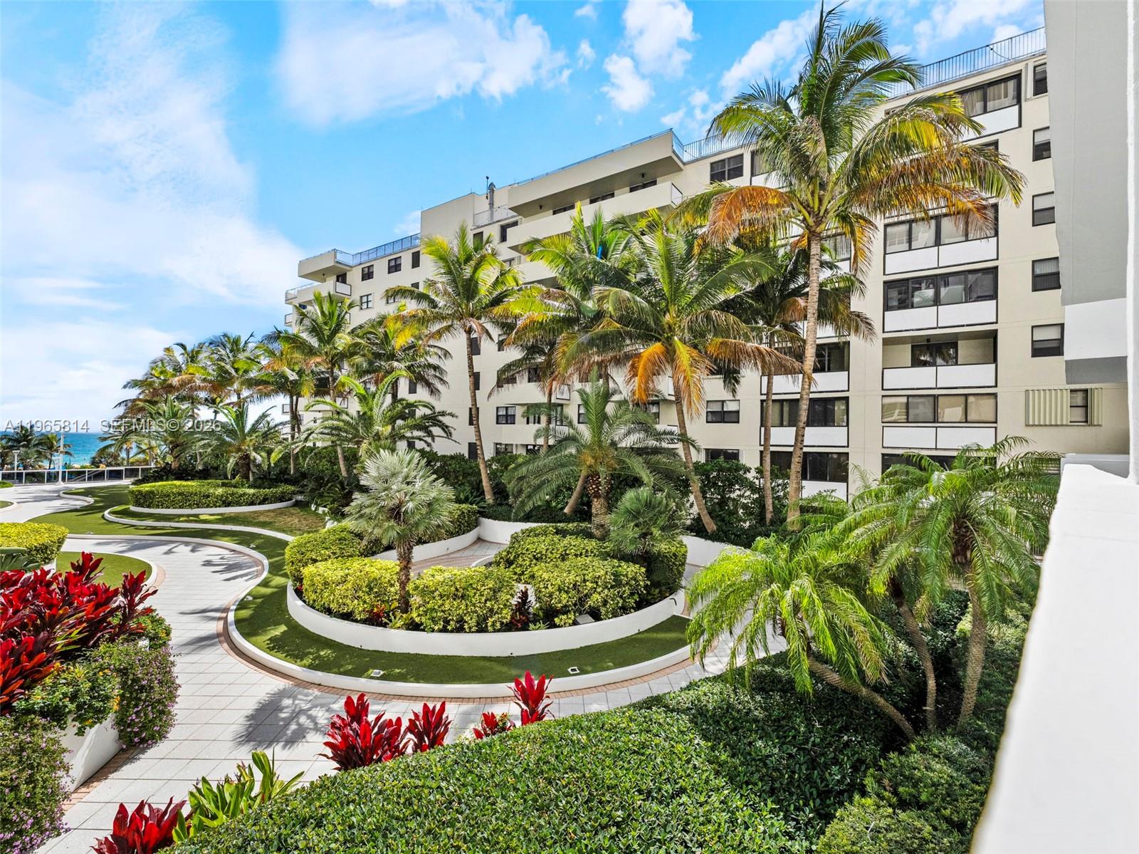 THE DECOPLAGE CONDO - Residential