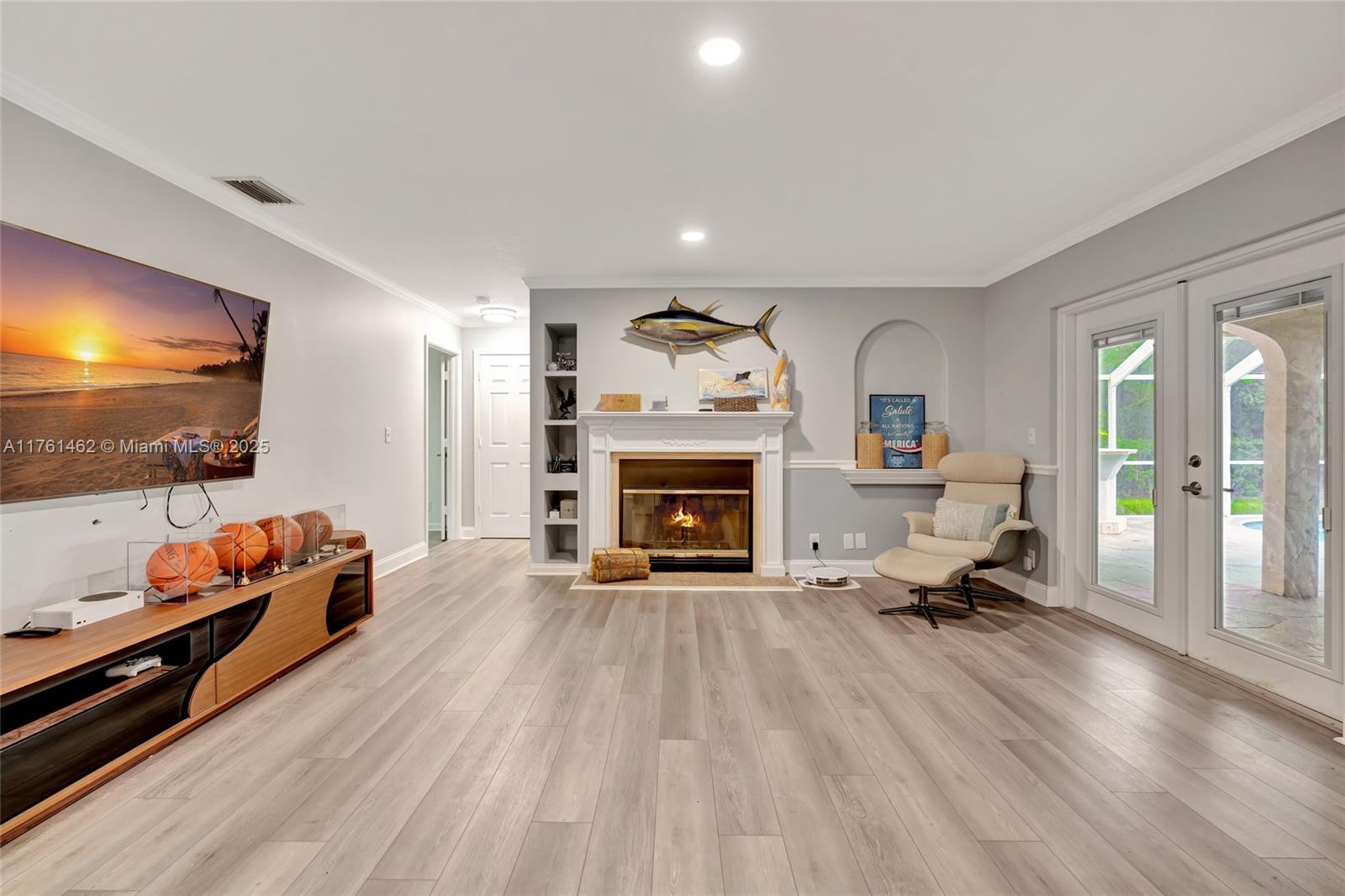 SHORES 1 - Residential