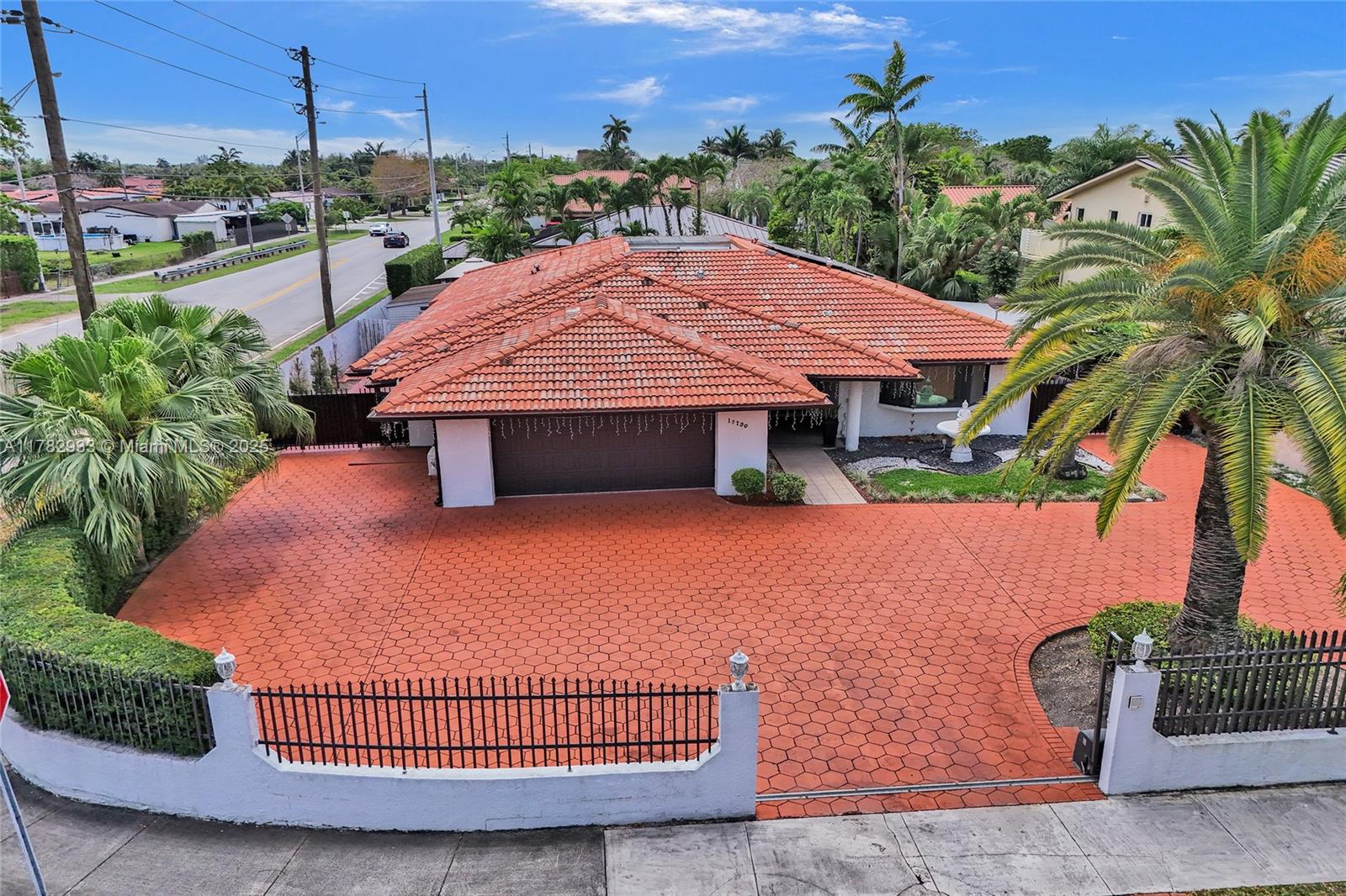 Property for Sale at 12700 Sw 27th St, Miami, Broward County, Florida - Bedrooms: 6 
Bathrooms: 4  - $1,300,000
