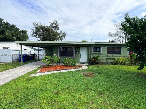 Photo of 6831 Farragut St, Hollywood, FL 33024 (MLS # A12065363)