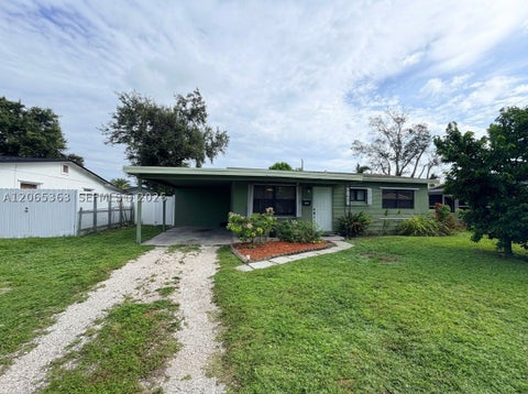 Tiny photo for 6831 Farragut St, Hollywood, FL 33024 (MLS # A12065363)
