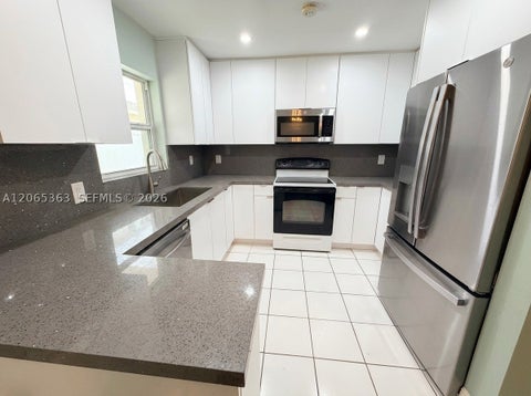 Tiny photo for 6831 Farragut St, Hollywood, FL 33024 (MLS # A12065363)